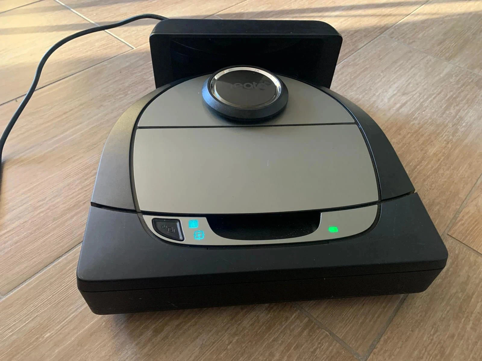 Aspirateur « Neato Botvac D7 » connecté